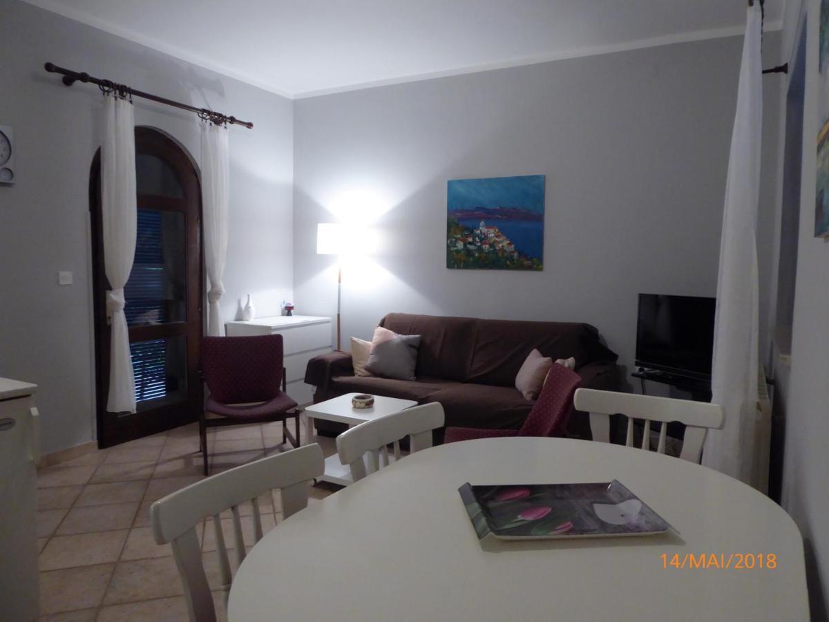 Apartmani Dubasnica Malinska Exterior photo